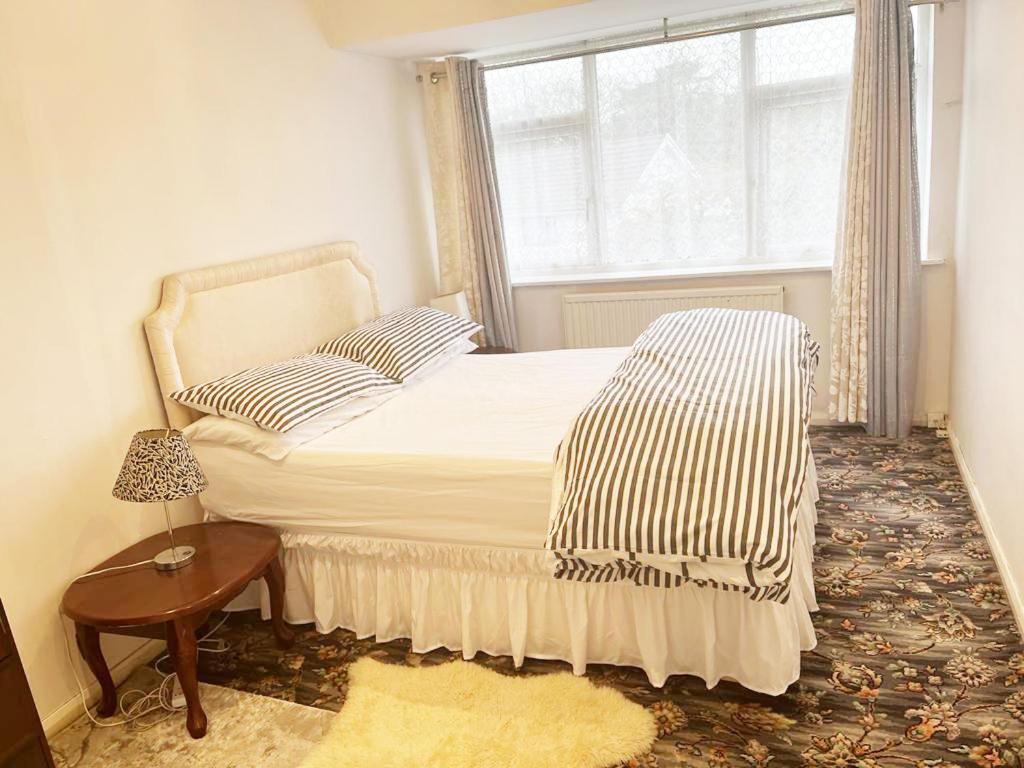 Blessings Of Peace Home Away From Home Кардиф Екстериор снимка